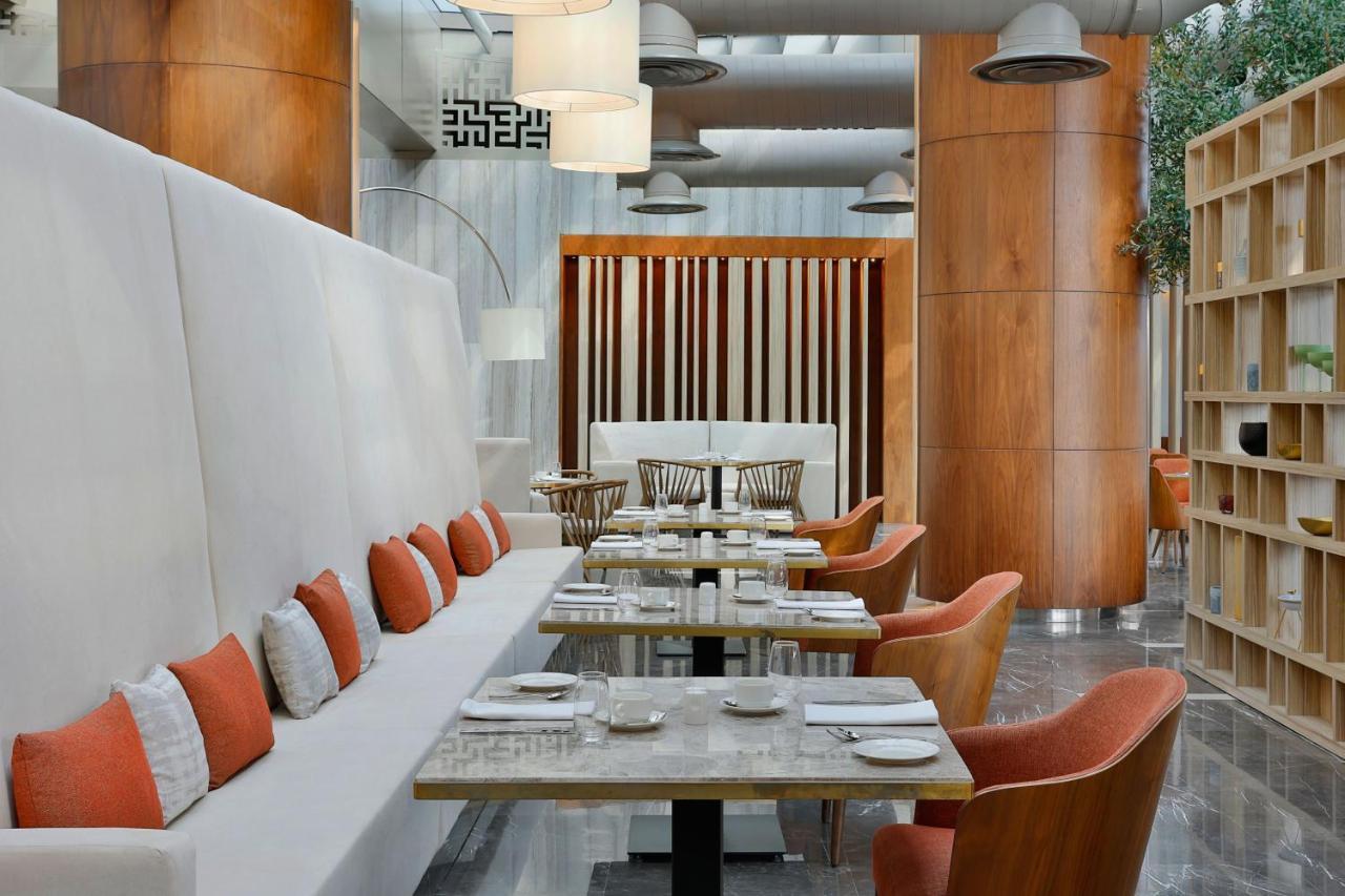 Jeddah Marriott Hotel Madinah Road Kültér fotó Restaurant interior