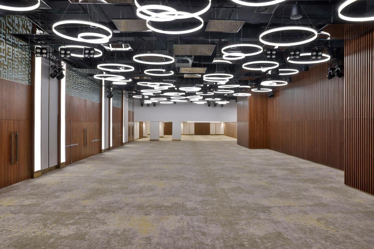 Jeddah Marriott Hotel Madinah Road Kültér fotó The interior of the National Cultural Centre
