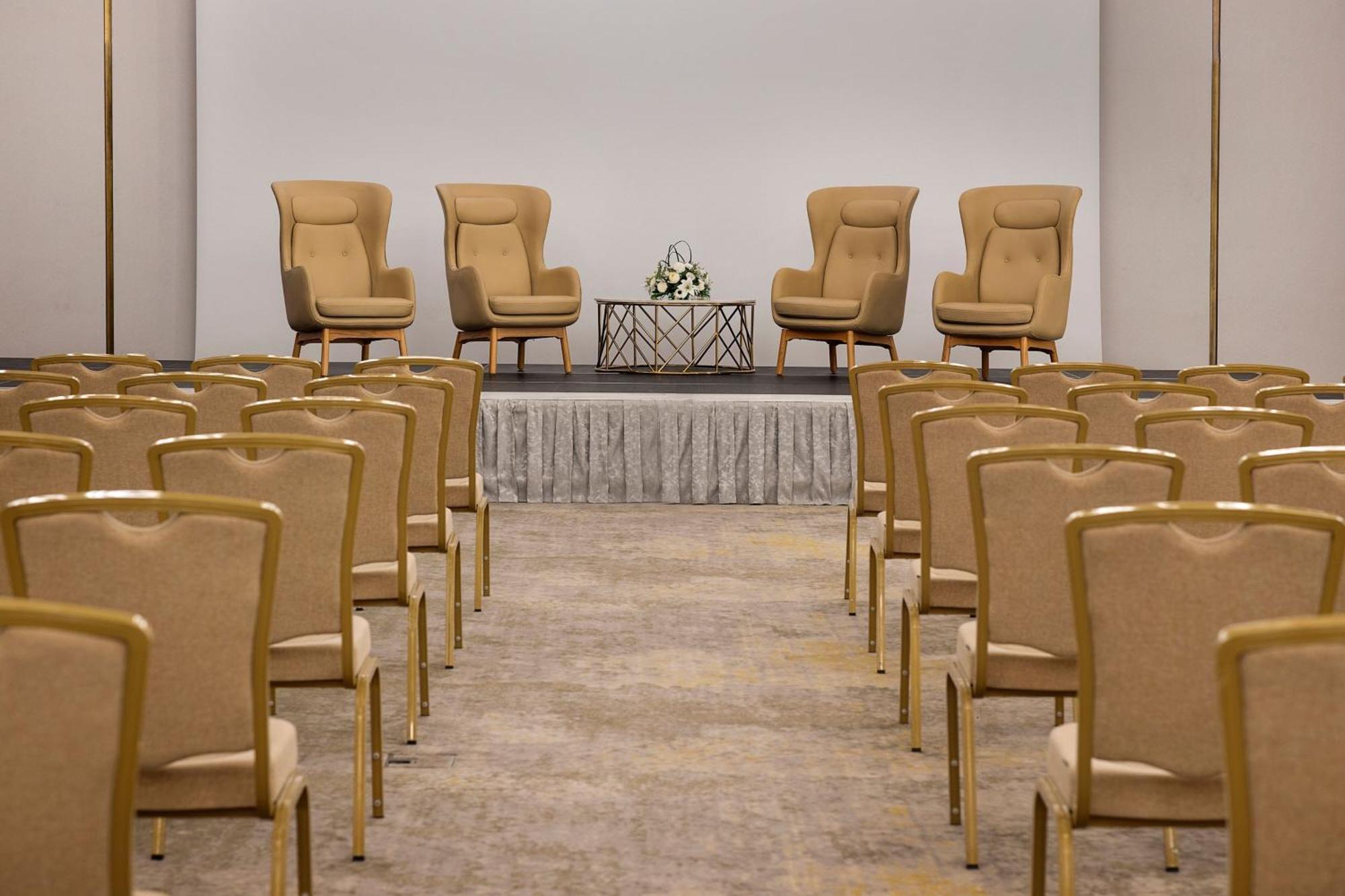 Jeddah Marriott Hotel Madinah Road Kültér fotó The ballroom